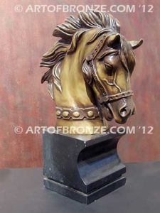 Prestige sculpture bust of thoroughbred horse for home or office display