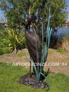 Wild Beauty lost wax casting of standing crane fountain for pool, pond or home