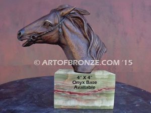 Magnificent Gift or trophy award sculpture bust of thoroughbred horse