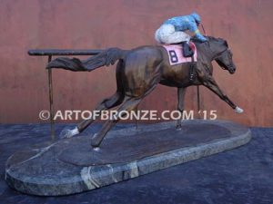 For the Roses sculpture of Breeders cup winner Spendthrift statue