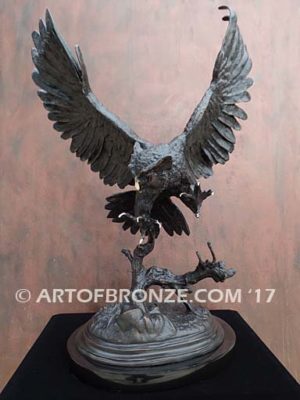 Owl French sculptor Moigniez flying owl sculpture for art collector