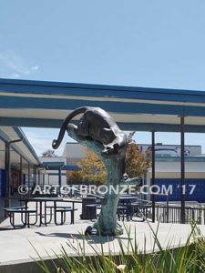 Mountain Lion high-quality bronze cast outdoor monumental cougar sculpture for public display