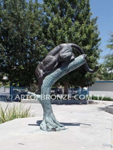 Mountain Lion high-quality bronze cast outdoor monumental cougar sculpture for public display