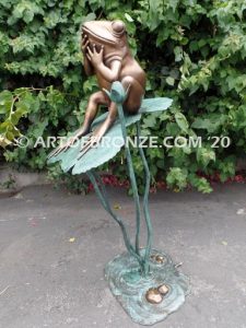 Love is in the Air frogs, toads and amphibians custom cast bronze foundry artworks