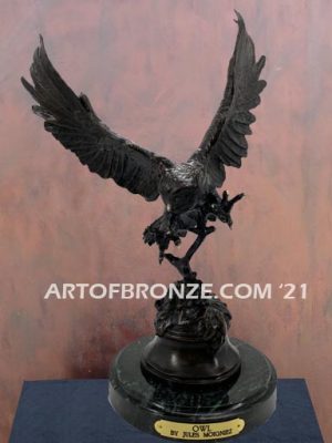 Owl French sculptor Moigniez flying owl sculpture for art collector