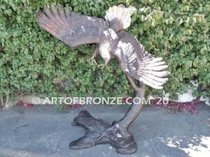 Down Draft bronze sculpture of eagle monument for public tree