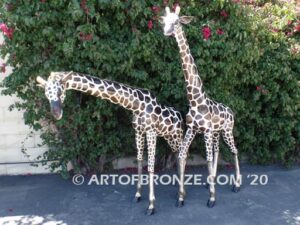 Giraffe lost wax high quality bronze cast outdoor standing giraffe family