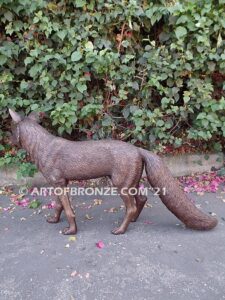 Alert bronze mascot fox sculpture for gallery, art in public places or school mascot