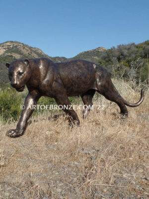 Mountain Guardian high-quality bronze cast outdoor monumental mountain lion sculpture for public display