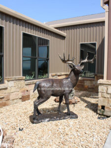 Forest Spirit Buck Horn Ranch high-quality bronze cast outdoor buck and doe monumental deer statues