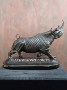 Charging Rhino high-quality bronze statue for indoor home and office display