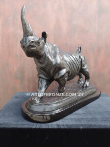 Charging Rhino high-quality bronze statue for indoor home and office display